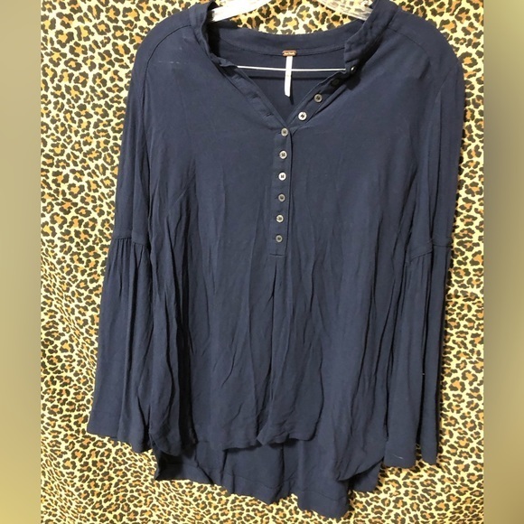 Free People Tops - Free people long sleeve blue‎ size medium